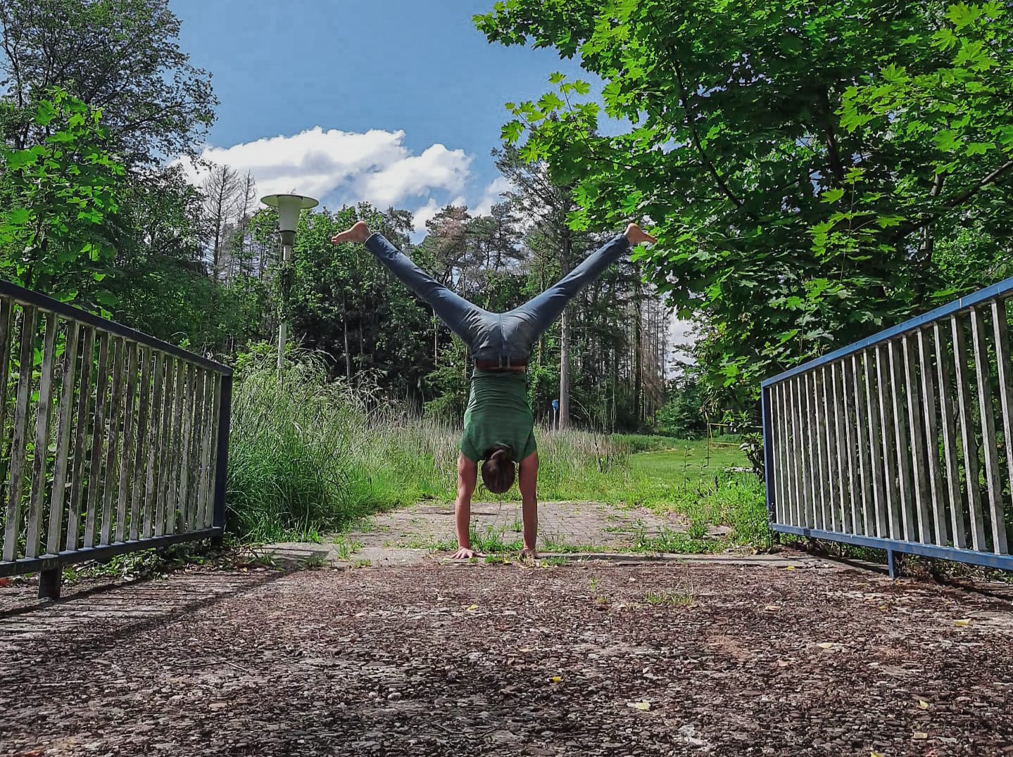 This is the image of my post:"How to do a handstand finally and hold it!"