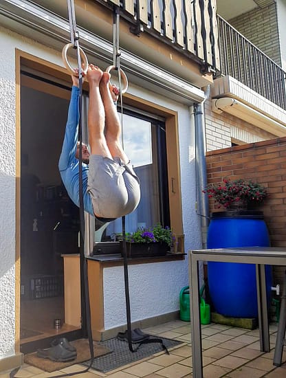 This is the image of my post:"hanging leg raises - how to perform this calisthenics exercise."