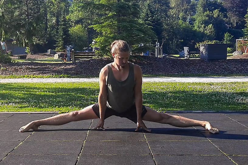 See me doing a half side split for my flexibility warmup in Nelson.